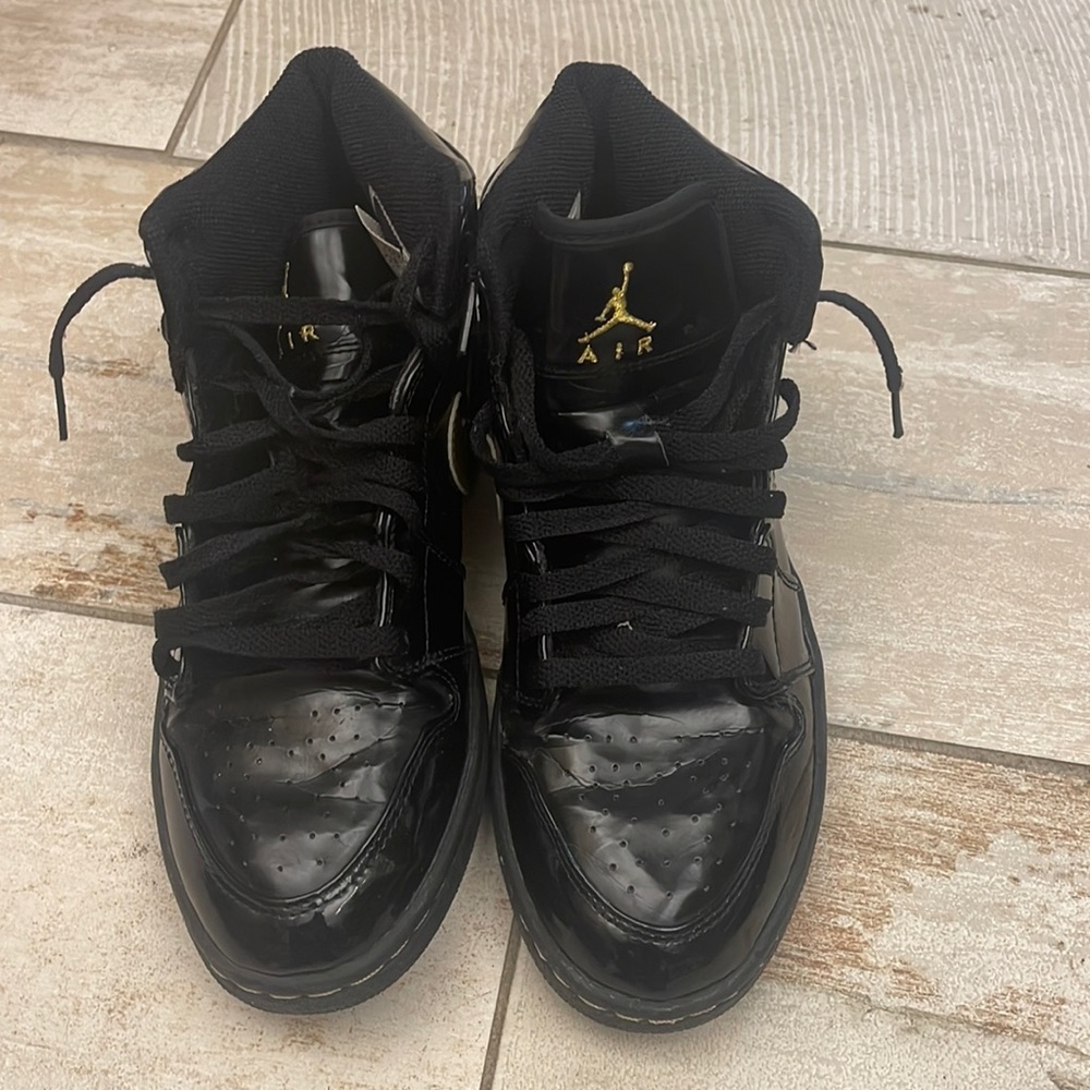 2003 Air Jordan 1 Retro OG 'Black Metallic Gold'